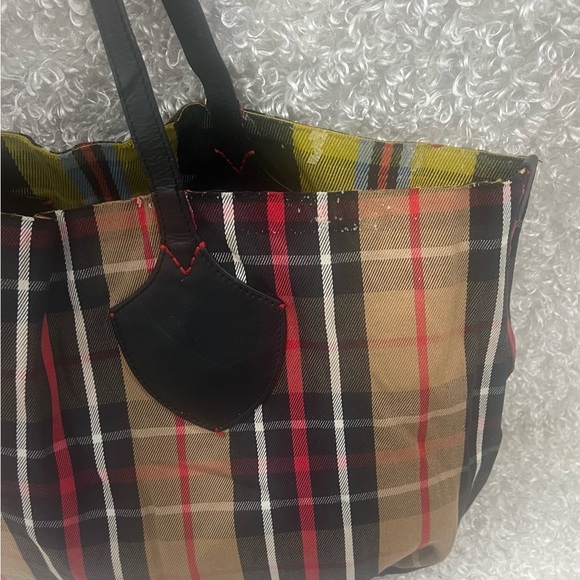 BURBERRY Reversible Tote Bag - Picture 6 of 15